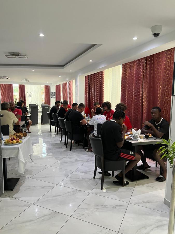 Residencial Santo Amaro Hotel Tarrafal  Buitenkant foto