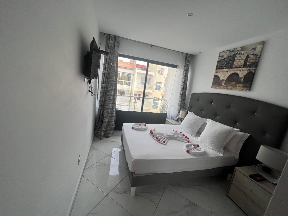 Residencial Santo Amaro Hotel Tarrafal  Buitenkant foto